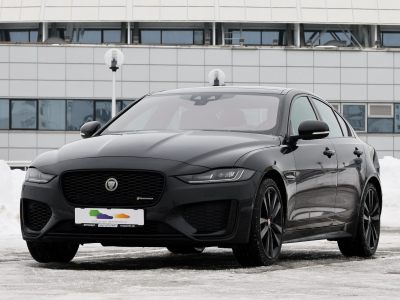 Jaguar XE R