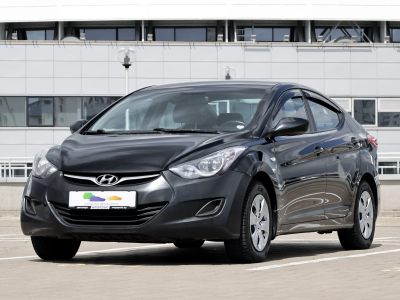 Hyundai Elantra 